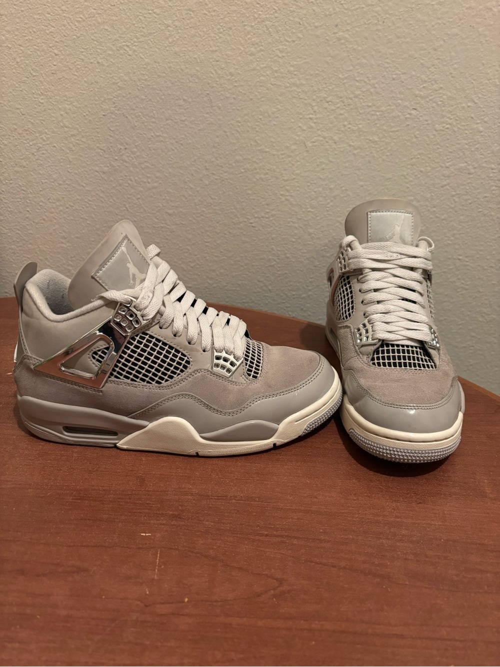 Air Jordan 4 Retro Women’s Sneakers - Light Grey